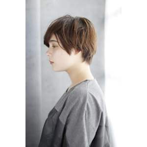 ふんわり大人外ハネショート