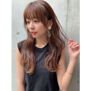 【Euphoria】ラフウェーブでこなれた雰囲気のロングヘア