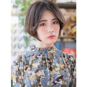 王道！センターパートひし形ショート大人ボブ　ダブルバング
