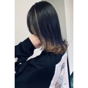外ハネミディアムボブ