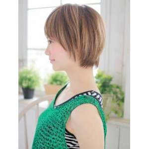 ナチュラルショートヘアー