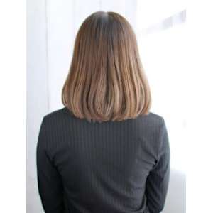 重めが可愛い内巻きワンカールボブ