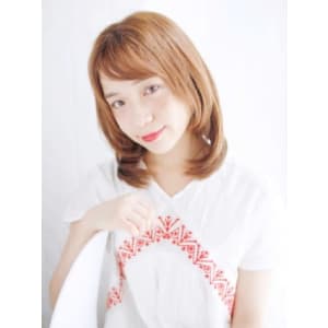 ショートバングのレイヤースタイル
