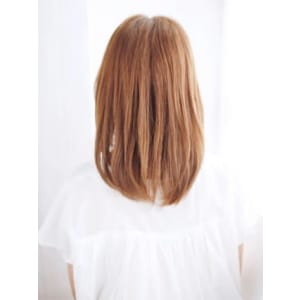 ショートバングのレイヤースタイル