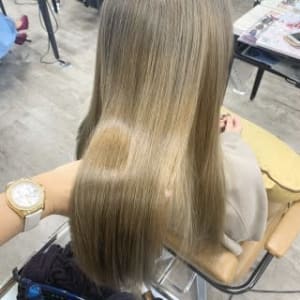 ミルクティーイルミナカラーベージュ池袋
