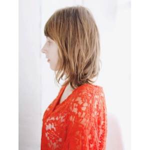 透け感バングのセミウエットミックスカール