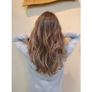 ロング×コントラストバレイヤージュ