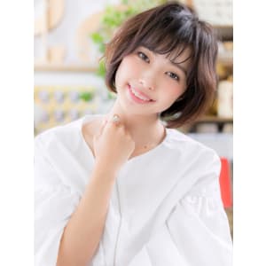 耳かけも◎斜めバング×前下がりの黒髪大人ボブ　ヘアアレンジ