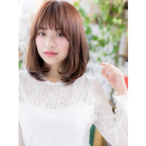 センターパートで小顔♪ワンカールストレート　セミディ