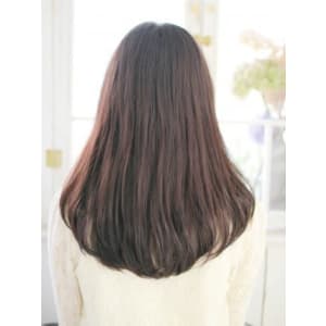 内巻きフェミニンスタイル