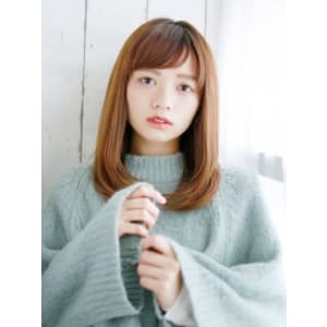 重めシルエットの内巻きワンカール