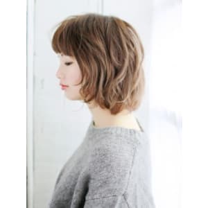 シースルーバングのゆるふわボブ
