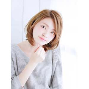 内巻きボブスタイル