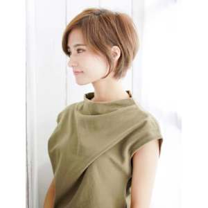 大人美シルエットショート