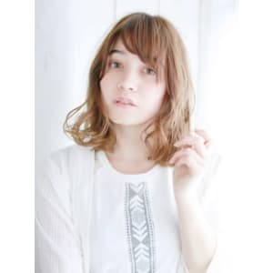 透け感たっぷりミックスカールボブ