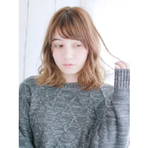 透け感たっぷりミックスカールボブ
