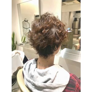 色気漂う！　メンズのニュアンスパーマ♪　