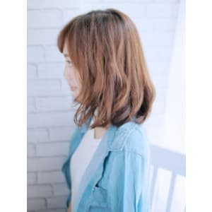 肩ラインのミックスカールボブスタイル