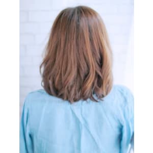 肩ラインのミックスカールボブスタイル