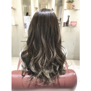 グレージュグラデーションカラー - EMU international 春日部本店【エムインターナショナル】掲載中