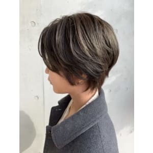 カーキアッシュ