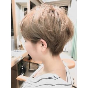 小顔ハンサムショート