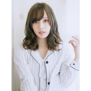 透け感カラーのアレンジカールスタイル