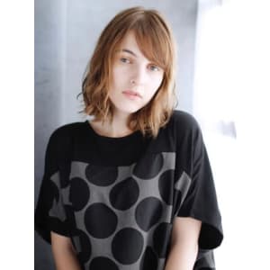 透け感バングのセミウエットミックスカール