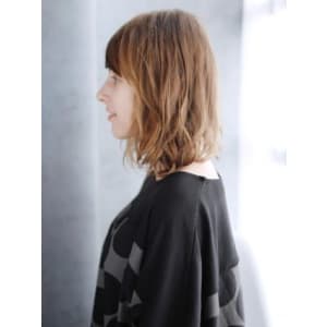透け感バングのセミウエットミックスカール