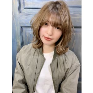 【重山】外ハネレイヤー小顔バングミディ