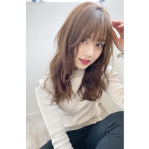 小顔にみせるシースルーサイドバングことりベージュロング