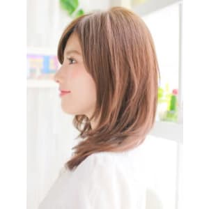 上品なカールストレートスタイル