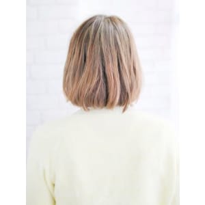 揺れるようなミックスカール