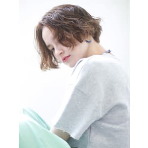 外国人風抜け感グレージュ×エッジショート
