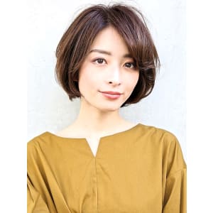大人可愛いショートボブでふんわり