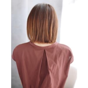 かきあげバングのナチュラルボブスタイル