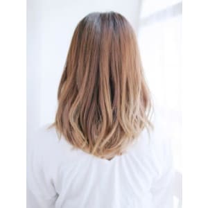 ミックスカールのミディアムスタイル