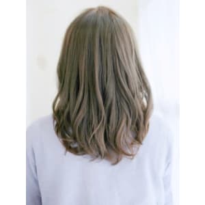 透け感カラーのアレンジカールスタイル