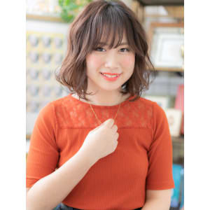 シースルーバングのくせ毛風ルーズMIXウェーブ　小顔