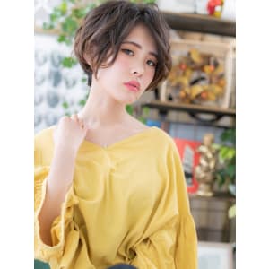 くせ毛風カール前下がり大人ボブ　アシンメトリー