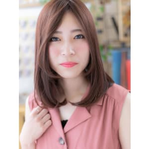 ミディアムセンターパートやわらかワンカール　大人かわいい