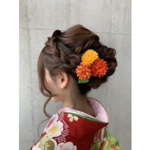 振袖に合う編み込みアップ - EMU international 春日部本店【エムインターナショナル】掲載中