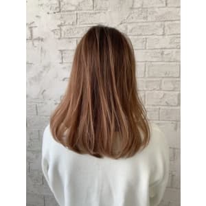 ブランジュココアベージュ色っぽふんわりミディ20代2085