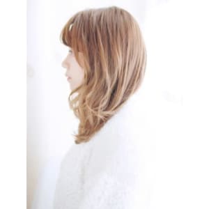 透け感ハイトーンのミックスカール
