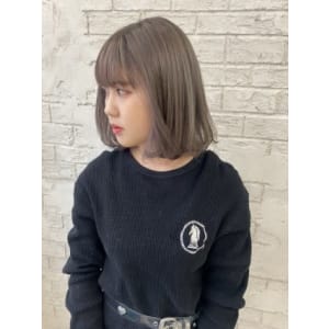 イルミナカラースノーグレーグレージュ20代ボブラロブ4068