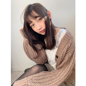 フォギーベージュのサラツヤロングヘア