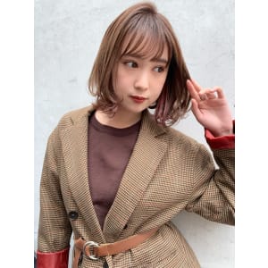 インナーカラーがカワイイ！くびれボブ