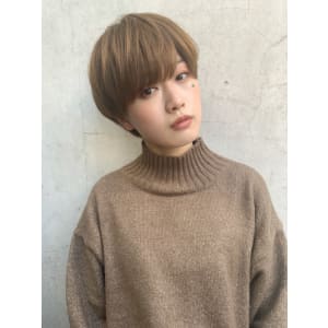 くすみベージュのすっきりショート
