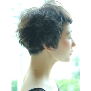 黒髪ムーブショート