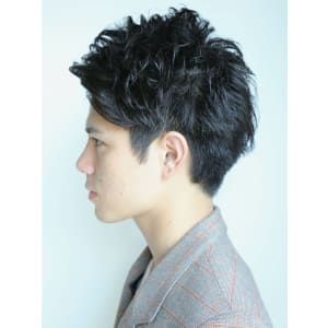 大人の色気漂う黒髪スタイル